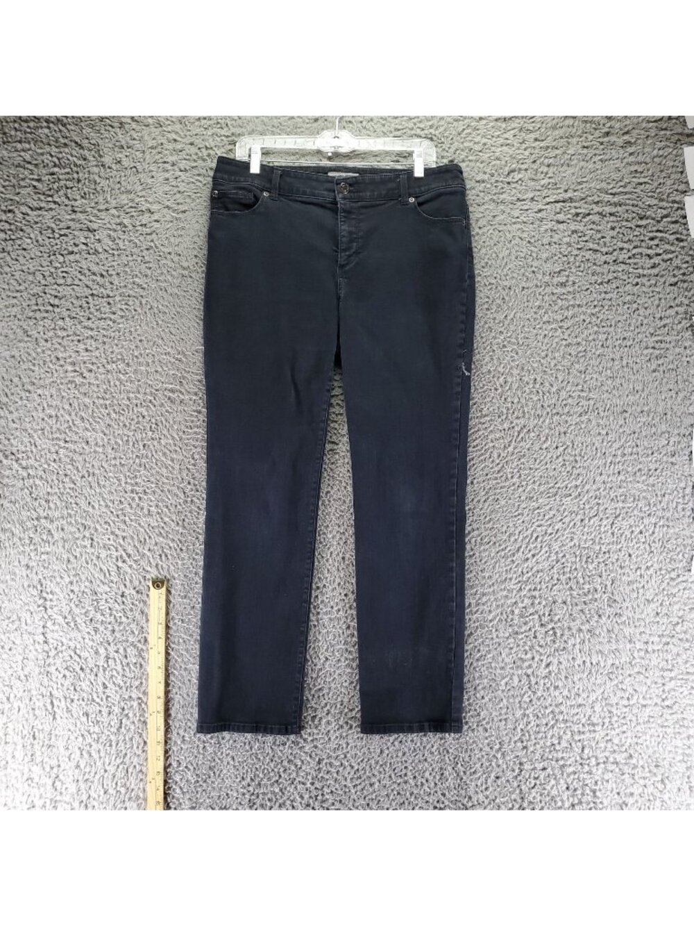 Chicos  Jeans Womens 2 Short US 12 Petite So Slimming Black Straight Leg *Read*